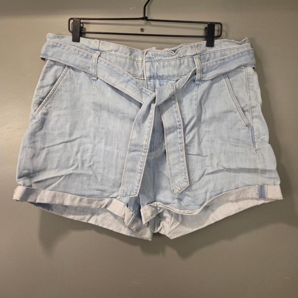 Express Women's Shortie Extreme‎ High Rise Denim Shorts, Size 16, Light Wash